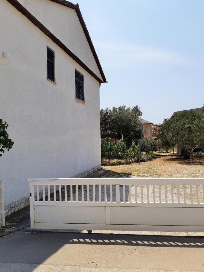 Dalmatino Apartmani 维尔 外观 照片