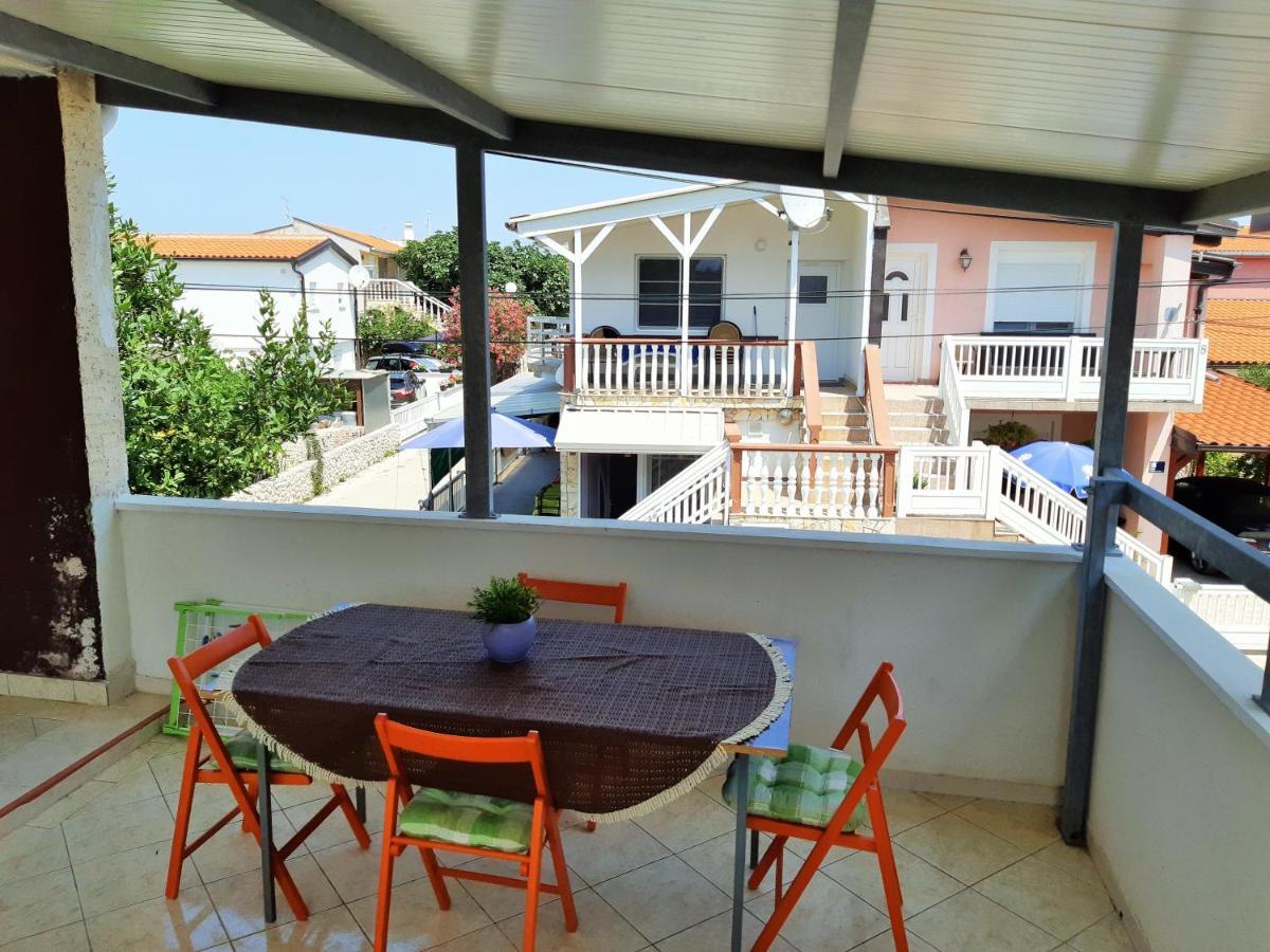 Dalmatino Apartmani 维尔 外观 照片
